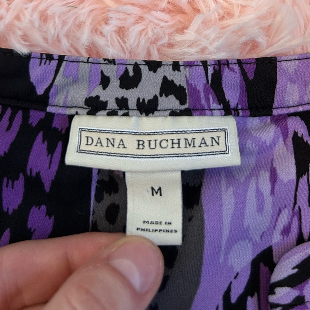 Dana Buchman Woman’s Medium Purple Animal Print 3/4 Sleeve Button-Up V-Neck Top - Picture 7 of 8